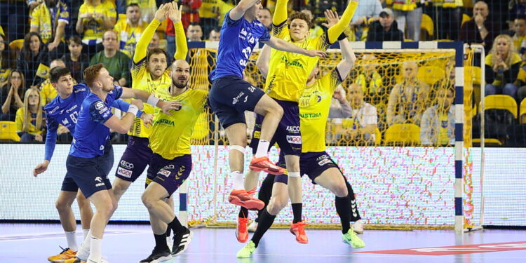 02.03.2025. Kielce. Mecz Industria Kielce - Orlen Wisła Płock / Fot. Wiktor Taszłow - Radio Kielce