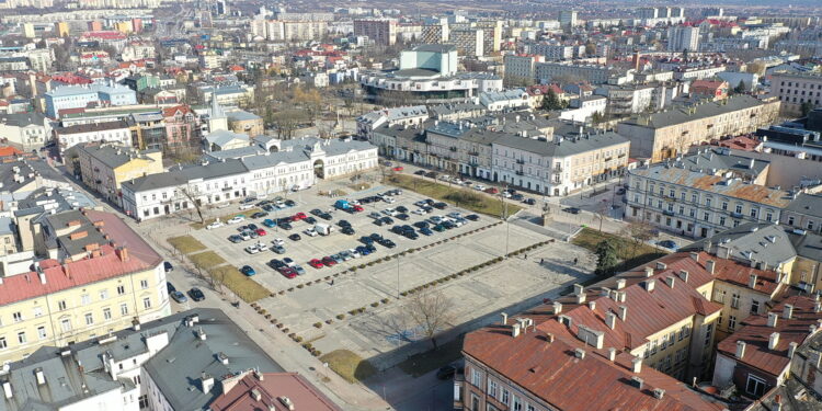 Kielce. Plac Wolności / Fot. Jarosław Kubalski - Radio Kielce