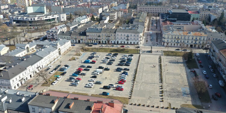 Kielce. Plac Wolności / Fot. Jarosław Kubalski - Radio Kielce