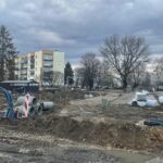 13.02.2025. Sandomierz. Budowa parkingu przy Szpitalu Specjalistycznym w Sandomierzu / Fot. Grażyna Szlęzak - Radio Kielce