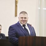 Korona Kielce sprzedana - Radio Kielce 06.03.2025. Kielce. Sesja rady miasta. Na zdjęciu Łukasz Maciejczyk. / Fot. Jarosław Kubalski - Radio Kielce