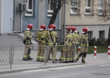 Ewakuacja w kieleckiej szkole. Na adres sekretariatu przyszedł niepokojący mail