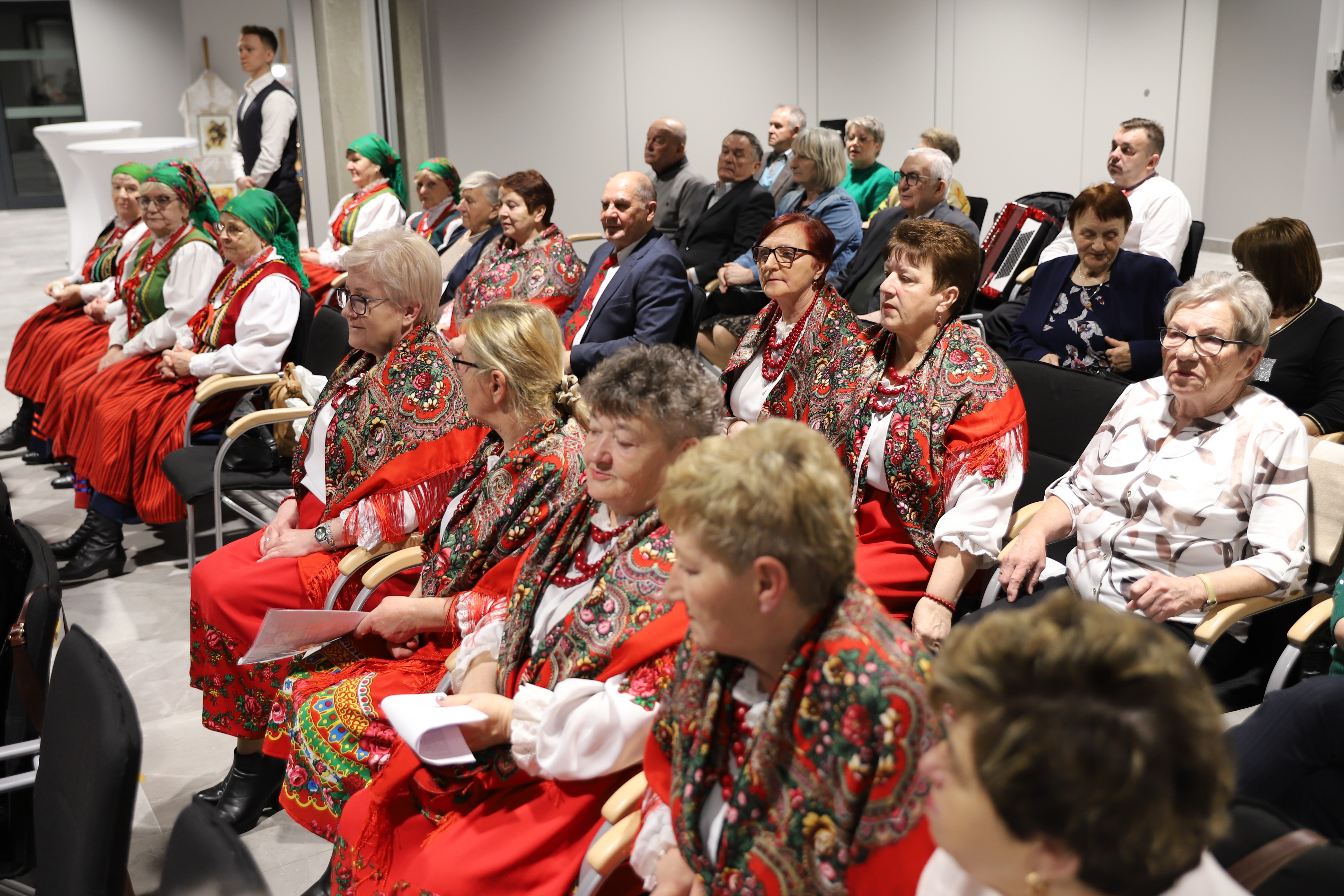 Seniorzy rozmawiali o sprawach seniorów