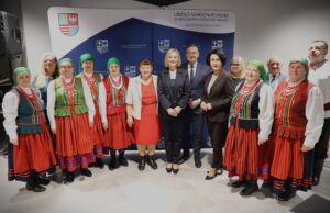 17.03.2025. Huta Szklana (gm. Bieliny). Posiedzenie Świętokrzyskiej Rady Seniorów. / Fot. Urząd Marszałkowski Województwa Świętokrzyskiego