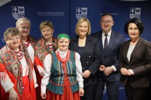 17.03.2025. Huta Szklana (gm. Bieliny). Posiedzenie Świętokrzyskiej Rady Seniorów. / Fot. Urząd Marszałkowski Województwa Świętokrzyskiego