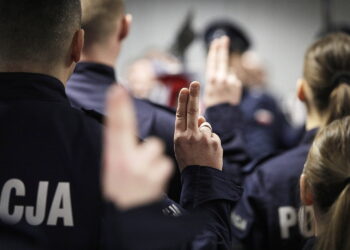 07.03.2025 Kielce. Ślubowanie nowo przyjętych policjantów / Fot. Jarosław Kubalski - Radio Kielce