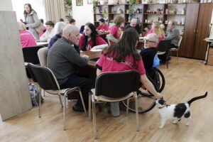 Młodzież uczyła seniorów - Radio Kielce