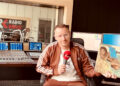 Na zdjęciu: Tomek Dudek – dziennikarz muzyczny Radia Kielce / Fot. Radio Kielce