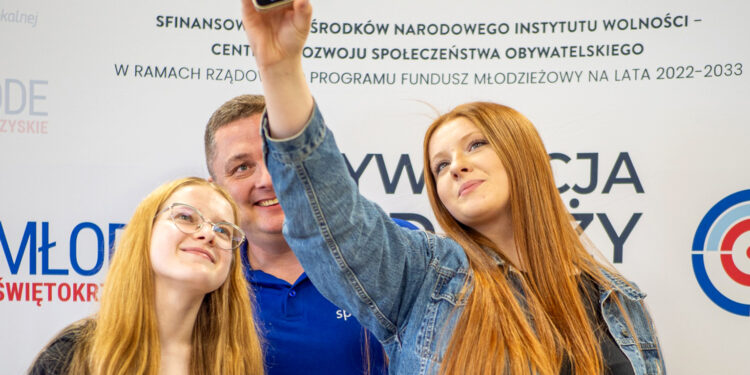 Tysiące złotych dla aktywnych uczniów i studentów