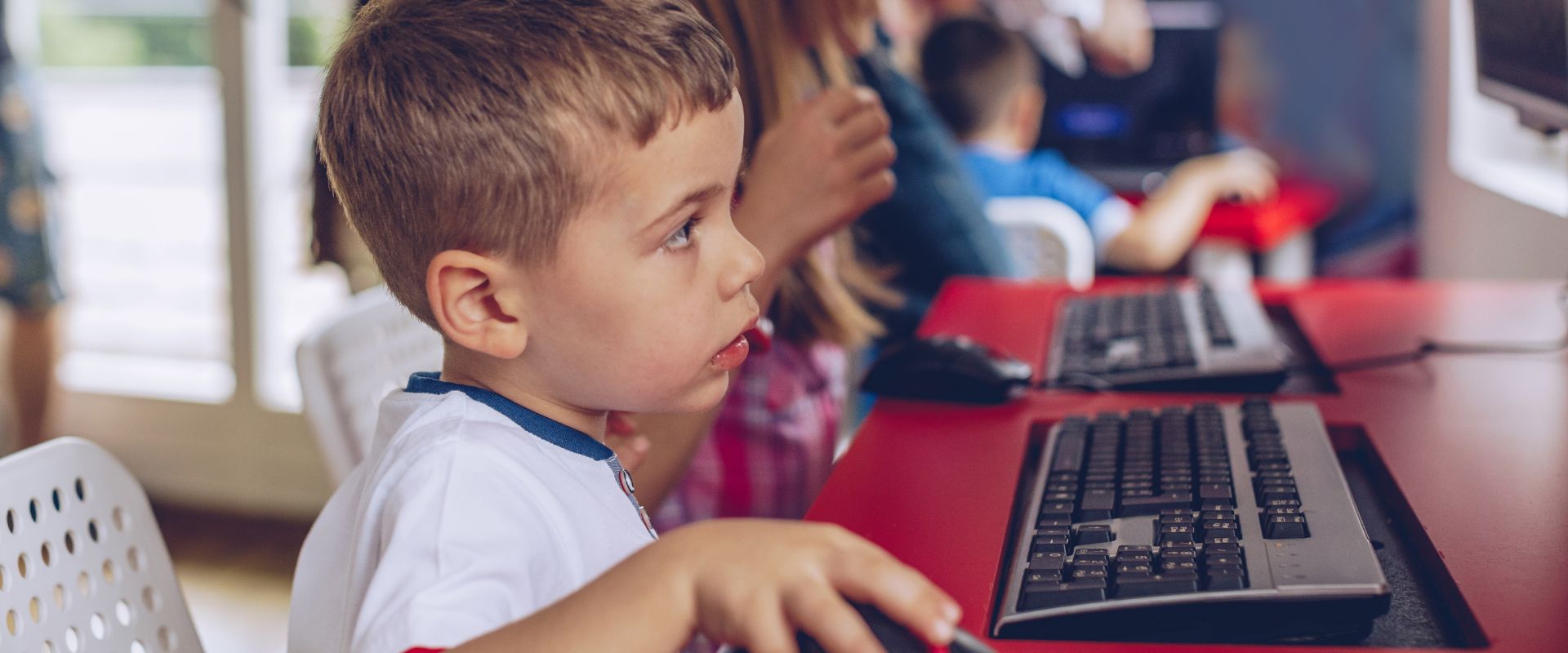 Ekspertka: dziecku korzystającemu z Internetu powinien towarzyszyć rodzic