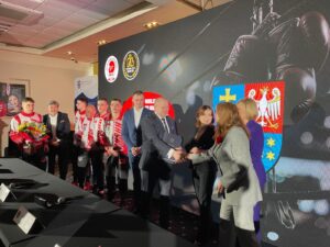 11.03.2025. Kielce. Podpisanie umowy na promocję województwa świętokrzyskiego z Kieleckim Klubem Bokserskim RUSHH / Fot. Rafał Szymczyk - Radio Kielce