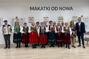 Ciekoty. Centrum Edukacji i Kultury „Szklany Dom” w Ciekotach. Wernisaż wystawy „Makatki od nowa” / Fot. Dorota Klusek - Radio Kielce