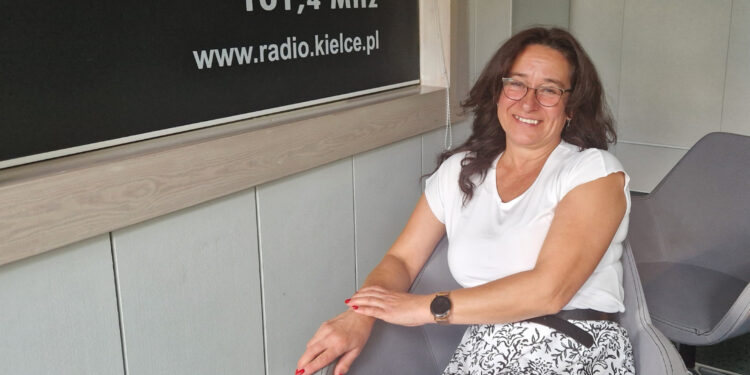 Ewa Kotarska, dyrektor Stacji Doświadczalnej Oceny Odmian w Słupi. / Fot. Marzena Smoręda - Radio Kielce
