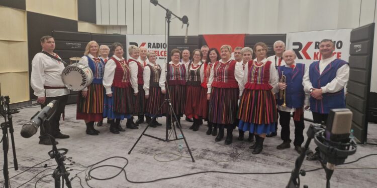 Zespół Pieśni i Tańca „Piekoszowianie” z nową płytą - Radio Kielce