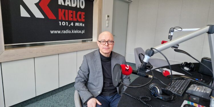 Artur Sobolewski, ekspert Fundacji Pro Civis z Kielc. / Fot. Marzena Smoręda - Radio Kielce
