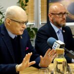 24.04.2025. Skarżysko-Kamienna. Spotkanie służb miejskich z gen. Waldemarem Skrzypczakiem / Fot. UM Skarżysko