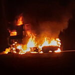 Po zderzeniu oba auta stanęły w ogniu [ZDJĘCIA, WIDEO]