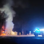 Po zderzeniu oba auta stanęły w ogniu [ZDJĘCIA, WIDEO]