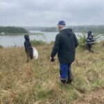 25.04.2025. Wióry, Akcja sprzątania wokół zbiornika / Fot. Anna Głąb - Radio Kielce