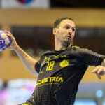 Chrobry wysoko pokonany. Industria wiceliderem tabeli po sezonie zasadniczym - Radio Kielce 05.04.2025.Głogów. Mecz 26. Kolejki Ekstraklasy piłkarzy ręcznych - KGHM Chrobry Głogów – Industria Kielce / Fot. PAP/Przemysław Karolczuk