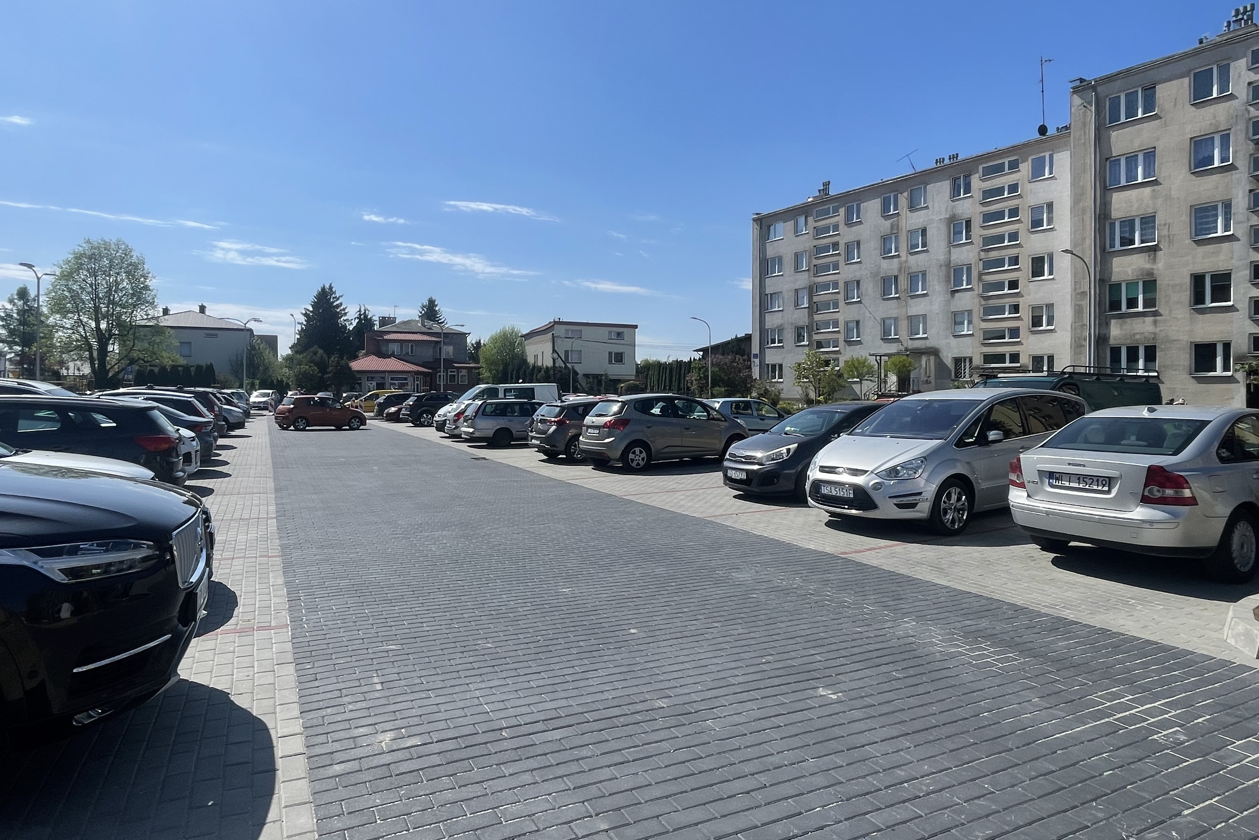 Miejsca parkingowe przy sandomierskim szpitalu prawie gotowe