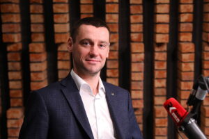 14.04.2025. Radio Kielce. Rozmowa Dnia. Na zdjęciu: Dawid Lewicki - lider świętokrzyskich struktur Konfederacji / Fot. Wiktor Taszłow - Radio Kielce