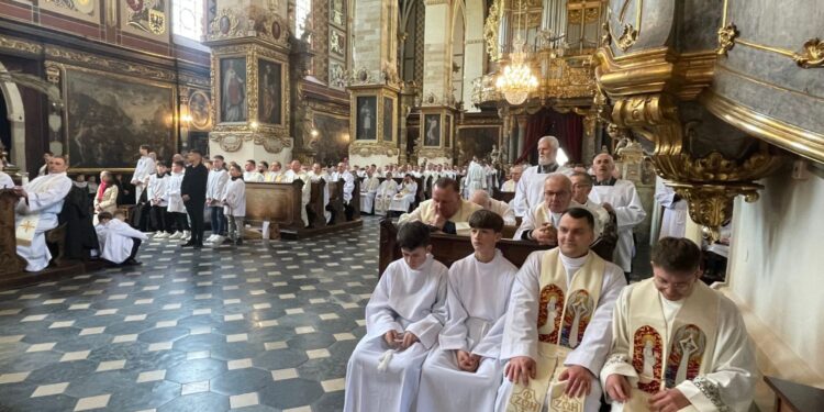 17.04.2025. Sandomierz. Wielki Czwartek. Msza Krzyżma / Fot. Grażyna Szlęzak - Radio Kielce