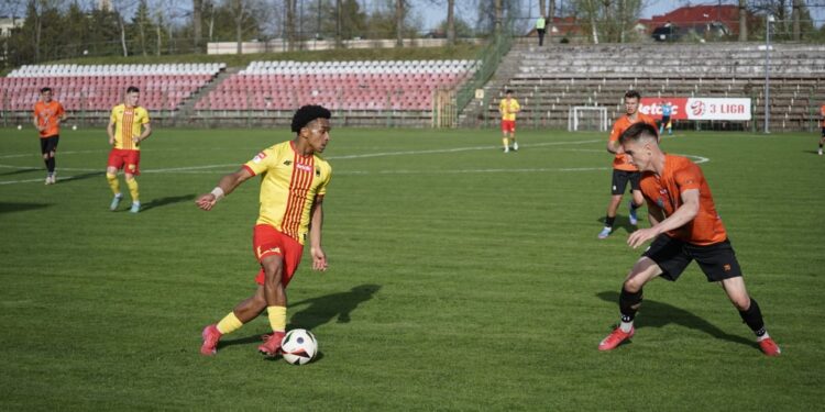 Derbowy mecz w Kielcach. Przyjeżdża lider z Ostrowca