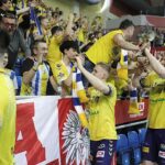 13.04.2025. Kalisz. Finał Pucharu Polski Industria Kielce - ORLEN Wisła Płock. Ceremonia wręczania medali i pucharu oraz radość zawodników Industrii Kielce / Jarosław Kubalski - Radio Kielce