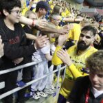 13.04.2025. Kalisz. Finał Pucharu Polski Industria Kielce - ORLEN Wisła Płock. Ceremonia wręczania medali i pucharu oraz radość zawodników Industrii Kielce / Jarosław Kubalski - Radio Kielce