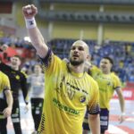 13.04.2025. Kalisz. Finał Pucharu Polski Industria Kielce - ORLEN Wisła Płock. Ceremonia wręczania medali i pucharu oraz radość zawodników Industrii Kielce / Jarosław Kubalski - Radio Kielce