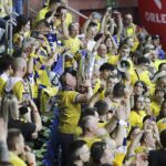 13.04.2025. Kalisz. Finał Pucharu Polski Industria Kielce - ORLEN Wisła Płock. Ceremonia wręczania medali i pucharu oraz radość zawodników Industrii Kielce / Jarosław Kubalski - Radio Kielce