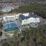 08.04.2025. Kielce. Okolice al. Na Stadion i ul. Szczepaniaka. Na działkach przekazanych Hotelowi Binkowski powstanie parking dla 150 pojazdów / Fot. Jarosław Kubalski – Radio Kielce