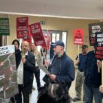 „Nie” dla ekspresówki, „tak” dla obwodnicy. W innym wypadku kolejne protesty - Radio Kielce 29.04.2025. Kielce. Złożenie petycji w sprawie budowy S74 / Fot. Marcin Marszałek - Radio Kielce