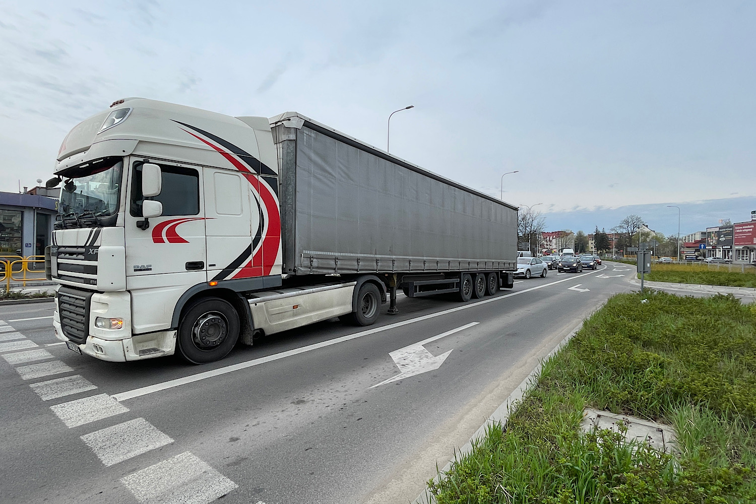 Policjanci zatrzymują coraz więcej kierowców ciężarówek