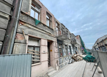 15.04.2025. Kielce. Ulica Śniadeckich. Wyburzanie kamienicy / Fot. Wiktor Taszłow - Radio Kielce