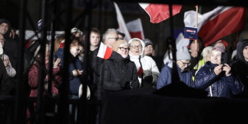 11.04.2025. Końskie. Debata organizowana przez TV Republika na rynku w Końskich. W debacie uczestniczyli kandydaci na prezydenta: popierany przez PiS Karol Nawrocki, kandydat Trzeciej Drogi Szymon Hołownia, Marek Jakubiak (Wolni Republikanie) i Krzysztof Stanowski oraz Joanna Senyszyn / Fot. Jarosław Kubalski – Radio Kielce