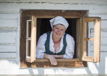Aleksandra Imosa, przewodnik po Muzeum Wsi Kieleckiej / Fot. Aleksandra Imosa
