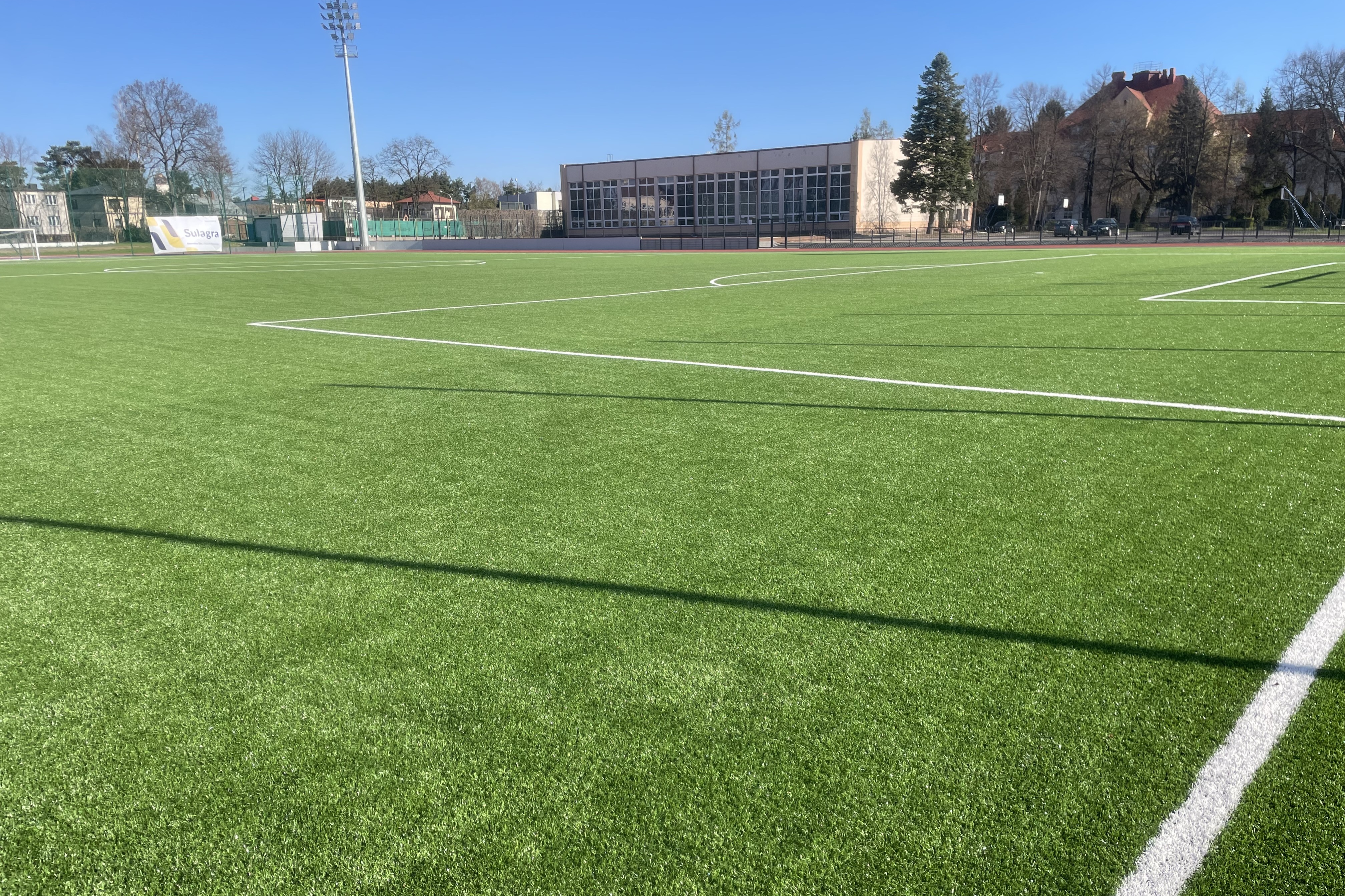 Stadion lekkoatletyczny w Ostrowcu Świętokrzyskim oddany do użytku