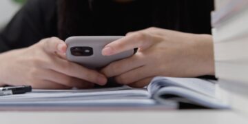 Kolejna ofiara na koncie oszustów. Ostrowczanin stracił 69 tysięcy złotych