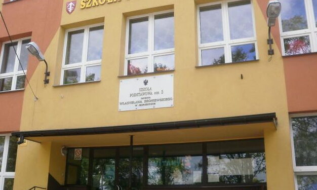 Uczniowie i seniorzy. Ministerstwo doceniło pomysł