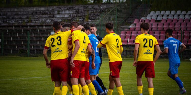 10.05.2025. 29. kolejka Betclic III ligi: Podhale Nowy Targ - Korona II Kielce / Fot. Adrian Dróżdż – Radio Kielce