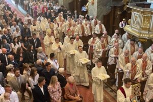 31.05.2025. Kielce. Bazylika katedralna. Święcenia kapłańskie / Fot. Marlena Płaska - Radio Kielce