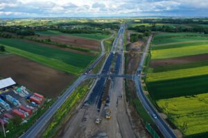 18.05.2025. Budowa obwodnicy Opatowa w ciągu dróg DK9 i S74 / Fot. Jarosław Kubalski – Radio Kielce