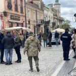 06.05.2025. Sandomierz. Ekipa filmowa Ojca Mateusza / Fot. Grażyna Szlęzak - Radio Kielce