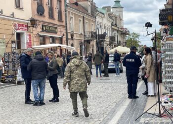 06.05.2025. Sandomierz. Ekipa filmowa Ojca Mateusza / Fot. Grażyna Szlęzak - Radio Kielce