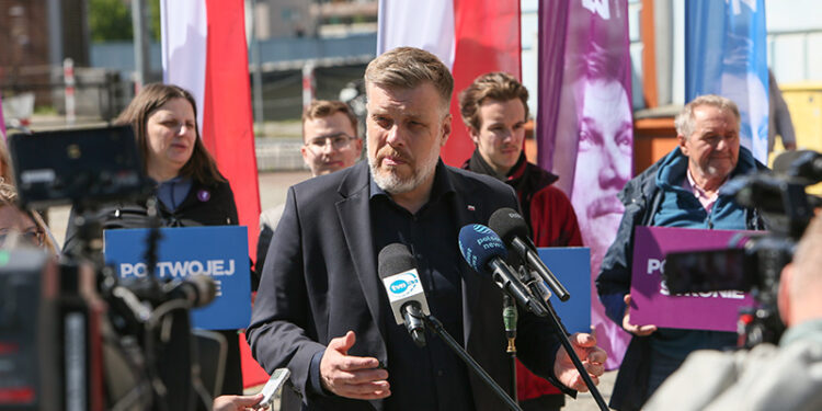 Zandberg: 18 maja możemy wysłać Kaczyńskiego i Tuska na polityczną emeryturę