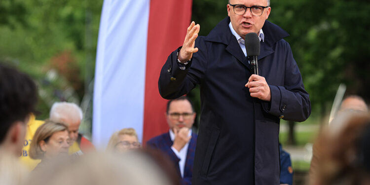 Hołownia: jeżeli wahacie się między dwoma kandydatami, to wybierzcie trzeciego
