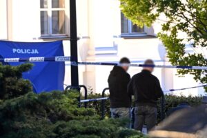 07.05.2025. Warszawa. Działania służb na terenie Kampusu Głównego UW w Warszawie / Fot. PAP/Radek Pietruszka