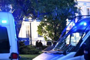 07.05.2025. Warszawa. Działania służb na terenie Kampusu Głównego UW w Warszawie / Fot. PAP/Radek Pietruszka